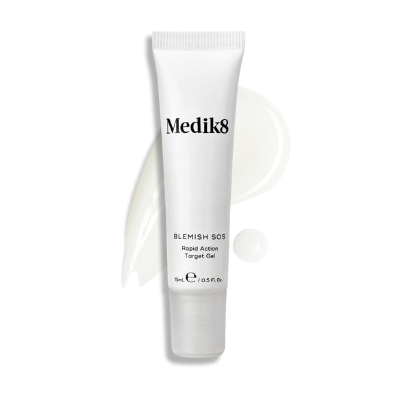 Tubo de gel Medik8 Blemish SOS sobre fundo branco-21