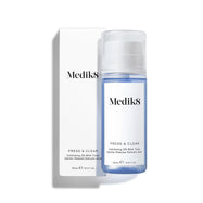 Produto de cuidados de pele Medik8 com a embalagem sobre fundo branco