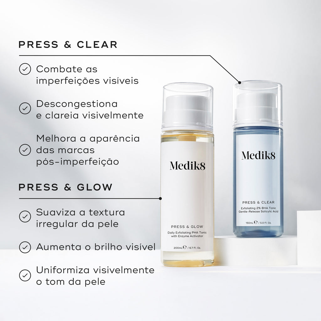 Os frascos de Medik8 Press & Glow e Press & Clear estão sobre blocos geométricos brancos. O texto aponta para o Press & Clear listando os benefícios: combate as imperfeições visíveis, descongestiona e clareia visivelmente, e melhora a aparência das marcas pós-imperfeição. O texto do Press & Glow lista: suaviza a textura irregular da pele, aumenta o brilho visível e uniformiza visivelmente o tom da pele.